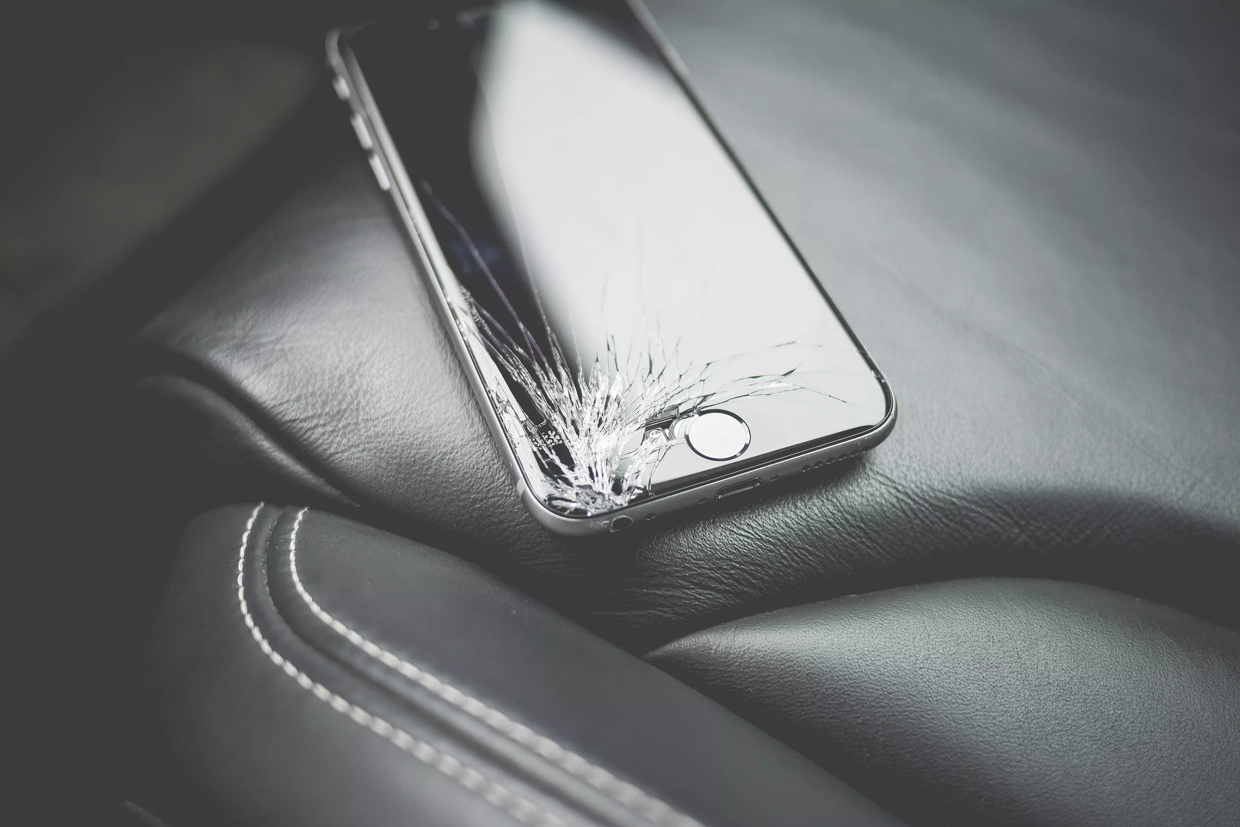 Professionelle Displayreparatur für iPhone 7 - Glasschaden - Bontalin refurb